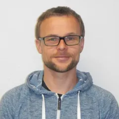 Alex Herzig Headshot