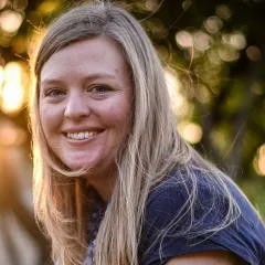 Penny Mograbi Headshot