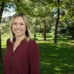 Courtney Schultz Headshot