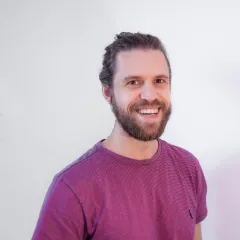 Ivan Novotny Headshot