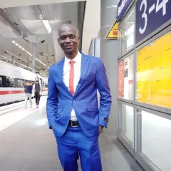 Yourfee Kennedy Headshot