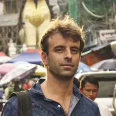 Joan Bastide Headshot