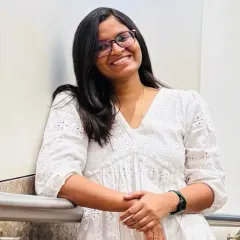 Sowmiyaa Subramaniam Headshot