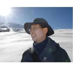 Weidong Kong Headshot