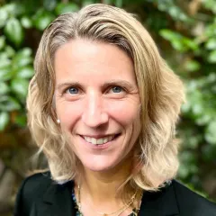 Cornelia Hett Headshot