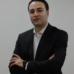 Davit Mejlumyan Headshot