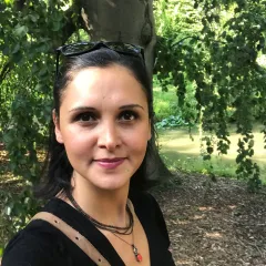 Pinar Pamukcu-Albers Headshot