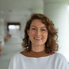 Sarah Torhan Headshot