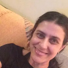 Luciana Gomes de Araujo Headshot