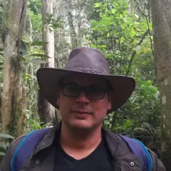 Carlos Del Cairo Headshot