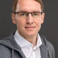 Robert Huber Headshot