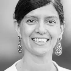 Maria J. Santos Headshot