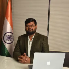 Rahul Mishra Headshot