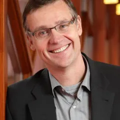 Tom Veldkamp Headshot