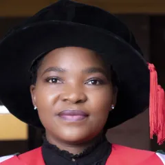 Sinikiwe Dube Headshot