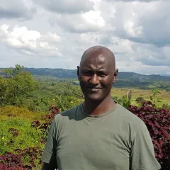 Tola Gemechu Ango Headshot