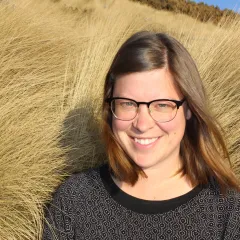 Cara Steger Headshot