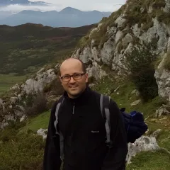 Javier Martinez-Lopez Headshot