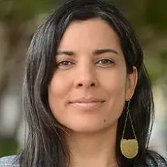 Nora Alvarez Berríos Headshot