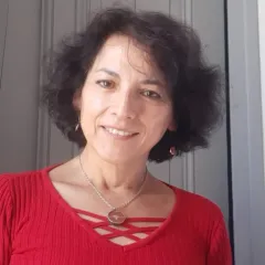 Leonith Hinojosa Headshot