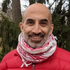 Julio Postigo Headshot