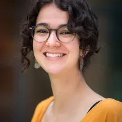 Luana Schwarz Headshot