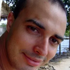 Diego Pinheiro de Menezes Headshot