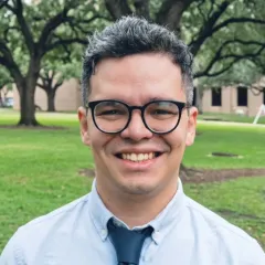Daniel Silva Headshot
