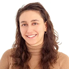 Maya Weinberg Headshot