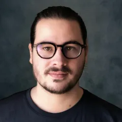 Sacha Siani Headshot