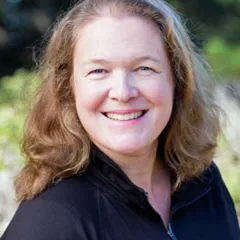 Lauren Hertel Headshot