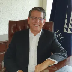 Julio Calvo-Alvarado Headshot