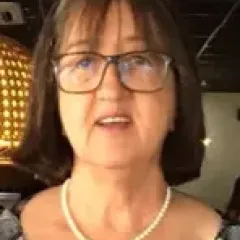 Evlyn Novo Headshot