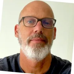 Henri Rueff Headshot