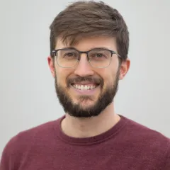 Yannic Damm Headshot