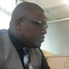 Raymond Mudehwe Headshot