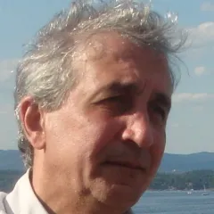 Roberto Guimaraes Headshot