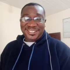 Ifeoluwa Balogun Headshot