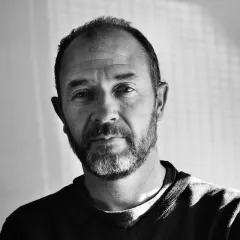 Esteban Jobbagy Headshot