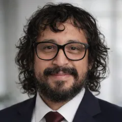 Carlos Morales-Aguilar Headshot