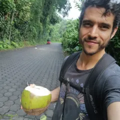 Daniel Pinillos Headshot