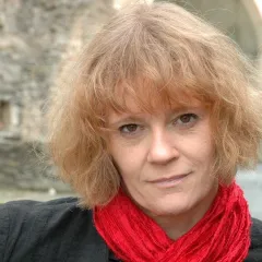 Louisa Jansen Headshot