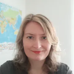 Miroslava Bavorova Headshot