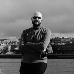 Leonardo Paolini Headshot