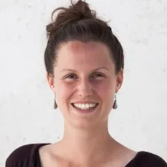 Laura Kmoch Headshot