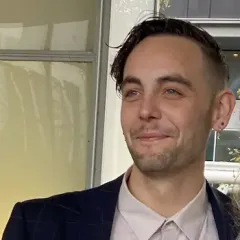 Joshua Nooij Headshot