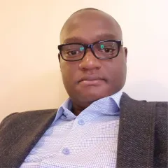 Leonard Rusinamhodzi Headshot