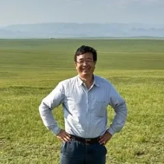 Qinxue Wang Headshot