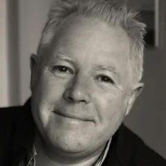 Robert Tomlinson Headshot