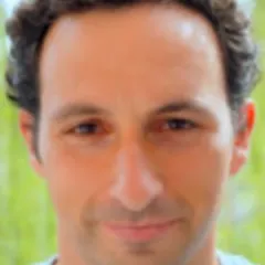 Javier Godar Headshot